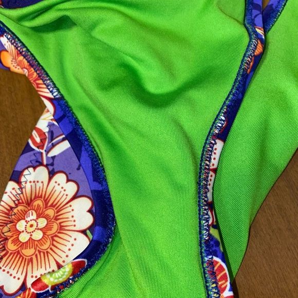 Becca 2 piece bikini - Picture 4 of 6